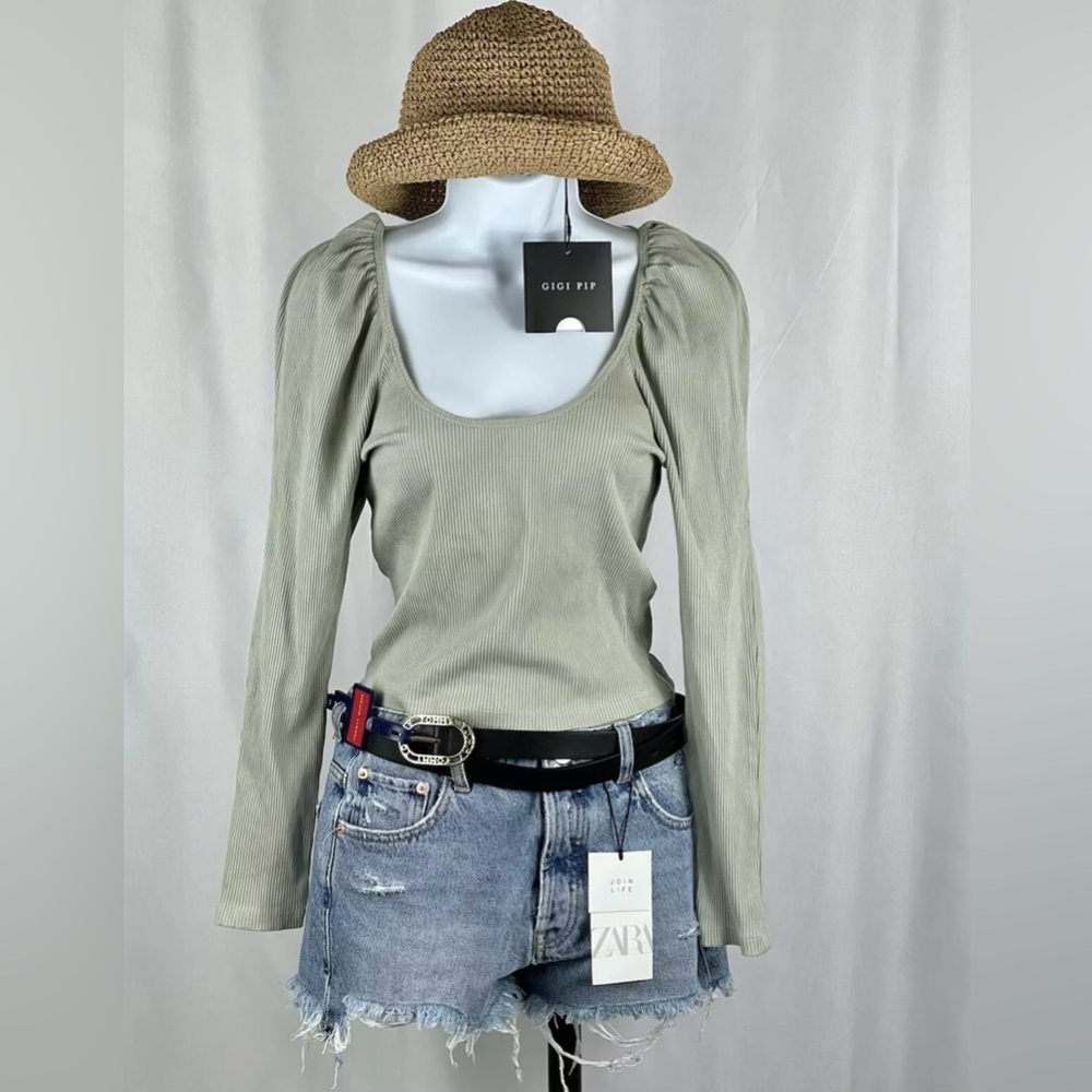ZARA Crop/Blouse Size L Puff Long Sleeve Color Light Green New 100% Authentic.